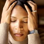سردرد طولانی مدت : معنی آن چیست و چه کارهایی می توانید انجام دهید